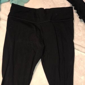 basic black vs pink yogas